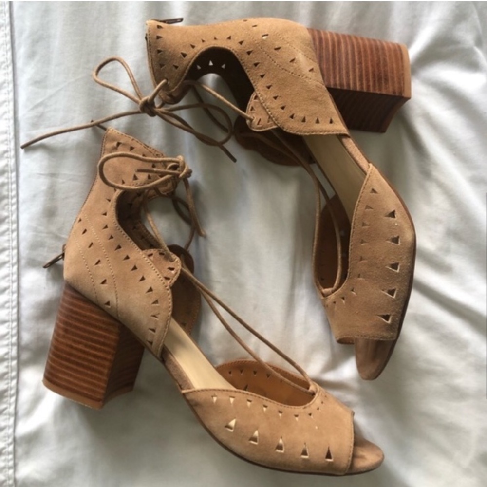 Nine West Gweniah Suede Dress Sandal in Natural Suede